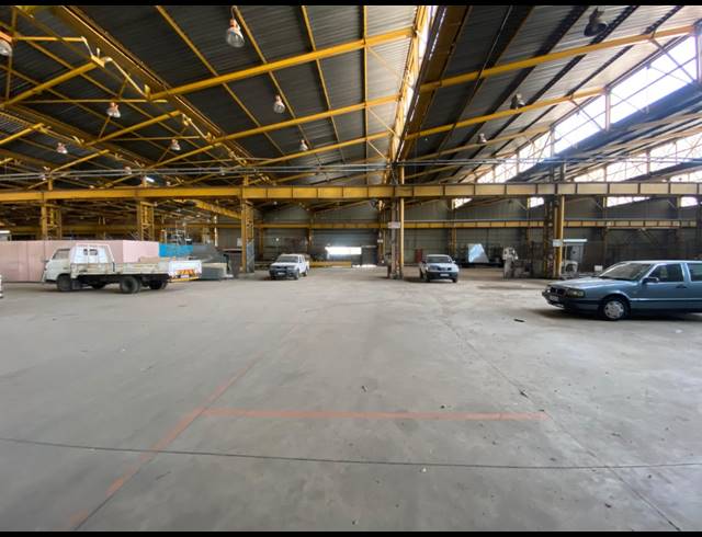 8,651M² WAREHOUSE FOR SALE IN STORMILL